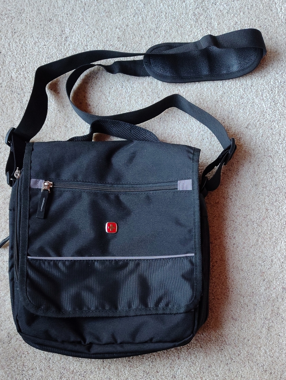 Black Swiss Gear Crossbody Messenger Bag